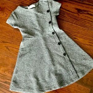 NWT Girls grey Zara dress with buttons. Size 6